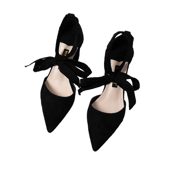 Stílusos velúr cipő fűzővel és vastag sarokkal