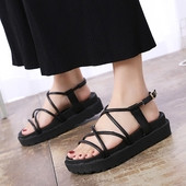 Alkalmi női platformszandál rózsaszín és fekete színben