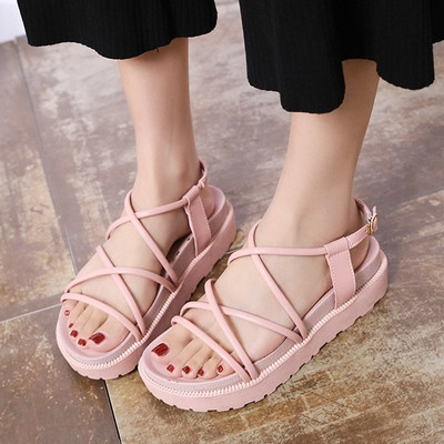 Alkalmi női platformszandál rózsaszín és fekete színben