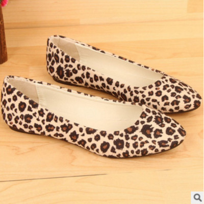 Leopárdmintás női alkalmi mokaszinok