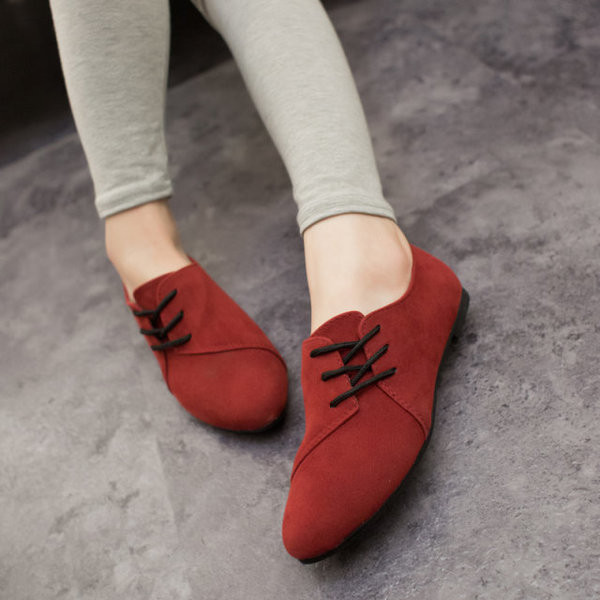 Női alkalmi cipő oldalsó megkötővel