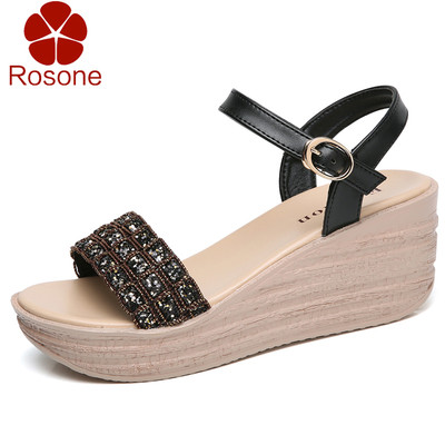 Alkalmi női platformszandál kövekkel és pántokkal, három színben