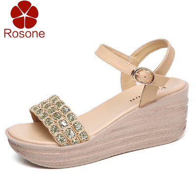 Alkalmi női platformszandál kövekkel és pántokkal, három színben