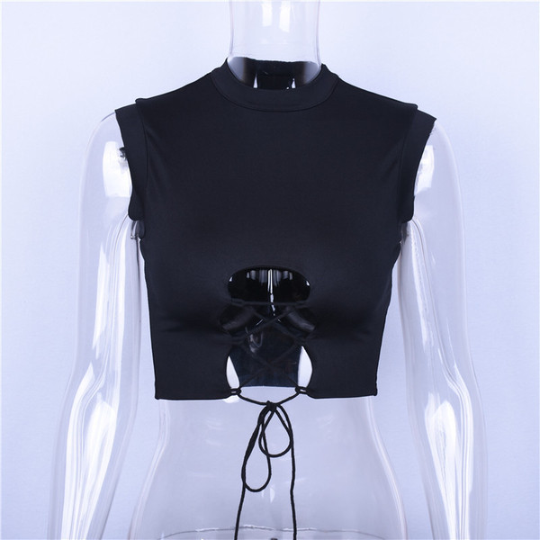 Stílusos rövid női topp kivágott motívummal, nyakkendővel, fekete-fehér színben