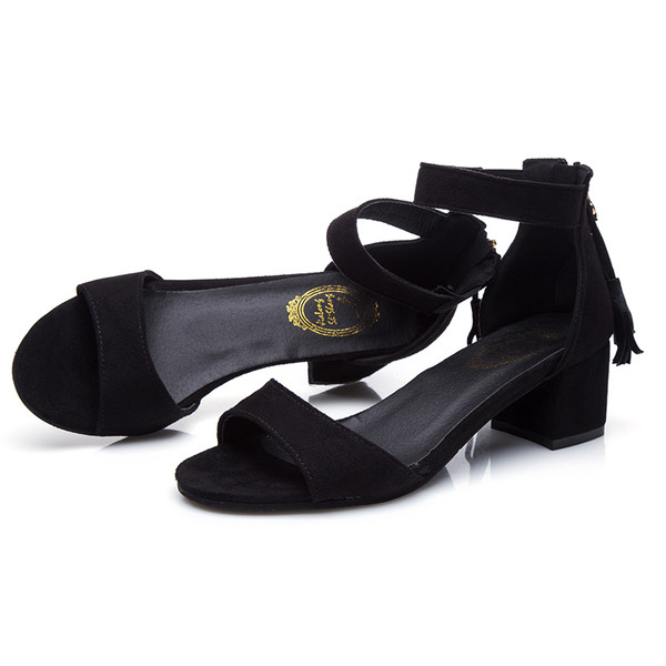 Női velúr szandál bojttal és vastag sarokkal, két színben