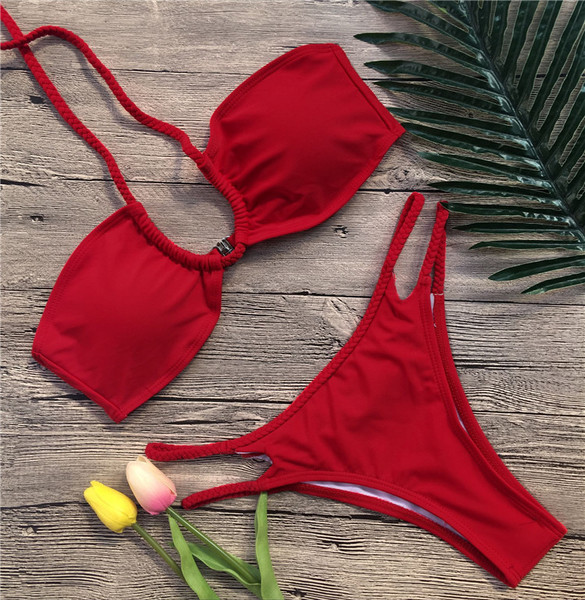 Stílusos, erős szabású kétrészes fürdőruha több színben