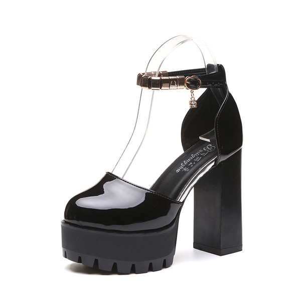 Női lakkcipő platform pántokkal, vastag magassarkúval, három színben