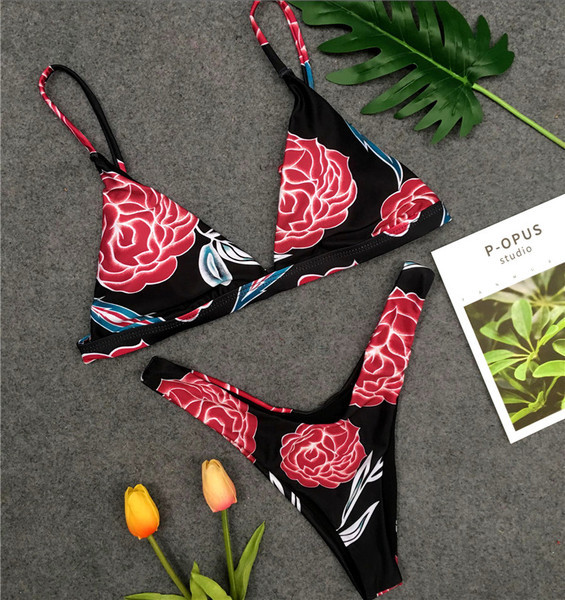 Stílusos színes női fürdőruha két részből