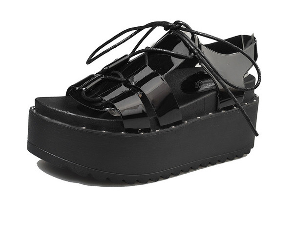 Női szandál platform megkötős két színben