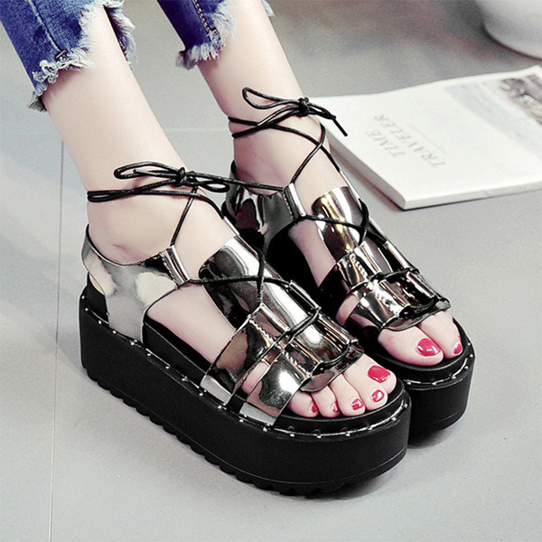 Női szandál platform megkötős két színben