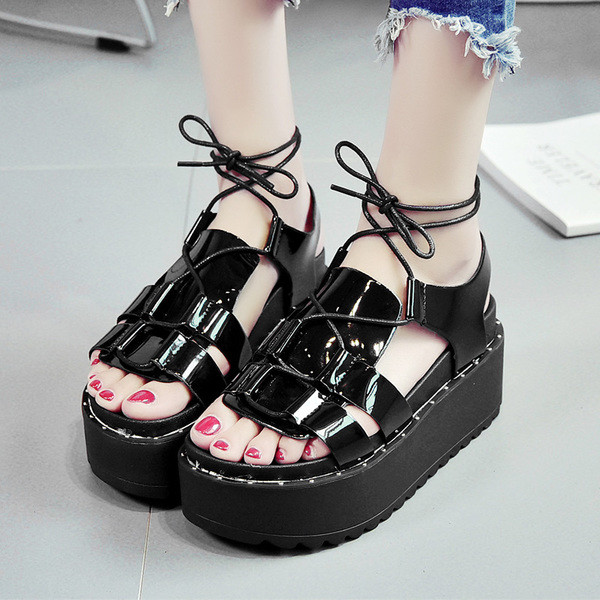 Női szandál platform megkötős két színben
