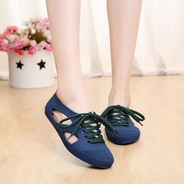 Γυναικέια  παπούτσια παραλίας σε διάφορα χρώματα