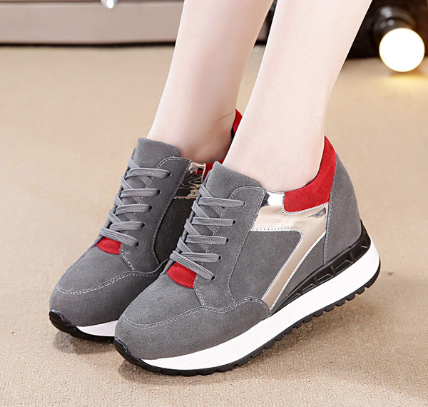 Női nubuk tornacipő platformon két színnel