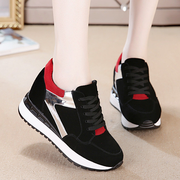 Női nubuk tornacipő platformon két színnel