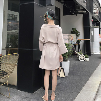 Stílusos női ruha V-nyakkal, 3/4-es ujjakkal, két színben