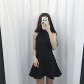 Stílusos női szabású fekete ruha