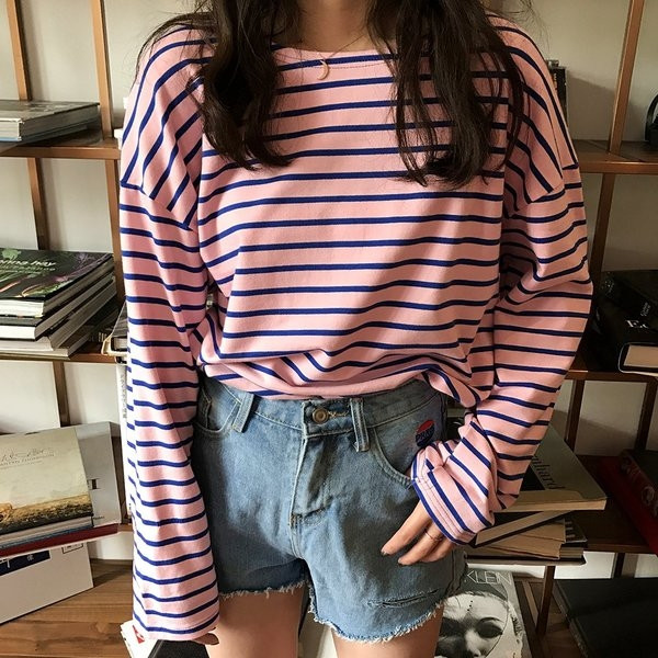 Szakadt rövid női farmer magas derékkal, két színben