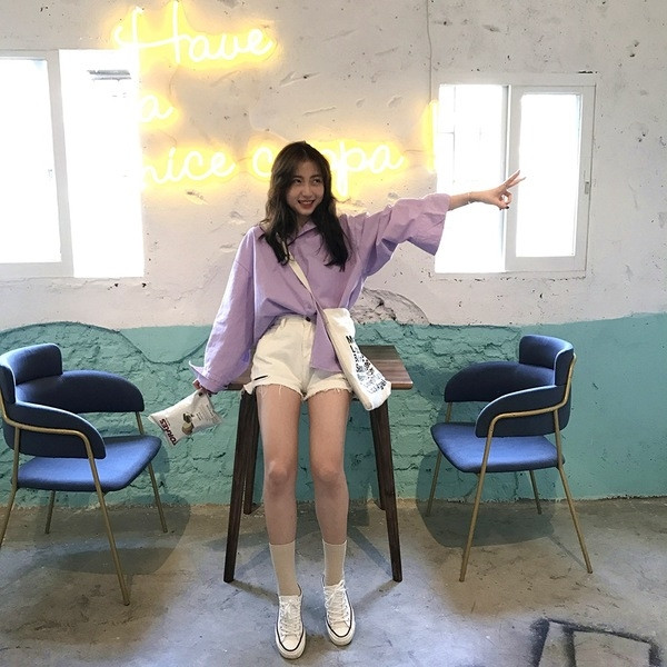 Szakadt rövid női farmer magas derékkal, két színben