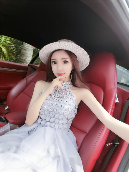 Stílusos női ruha két színben hímzéssel