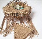 Női kötött fürdőruha vde alkatrészekből díszítéssel és rojtokkal