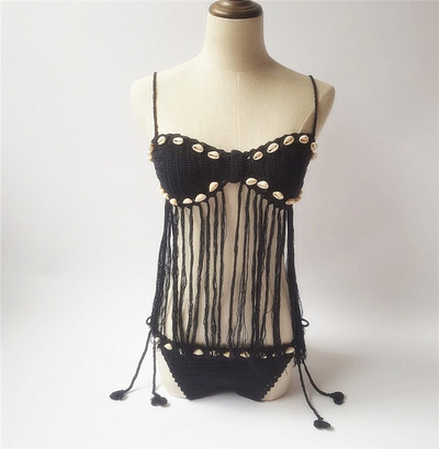 Női kötött fürdőruha vde alkatrészekből díszítéssel és rojtokkal