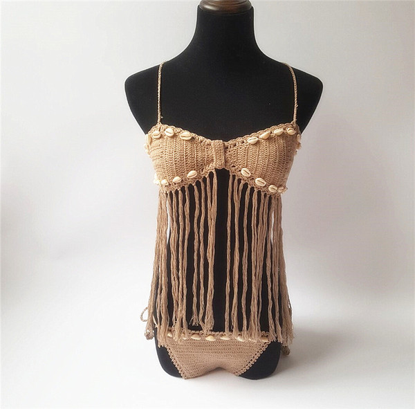 Női kötött fürdőruha vde alkatrészekből díszítéssel és rojtokkal