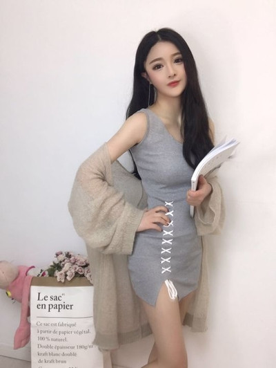 Hétköznapi női ruha, hátul keresztkötővel, két színben