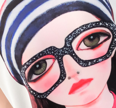 Sport-alkalmi női szabad fazonú ruha rövid ujjú, rátéttel