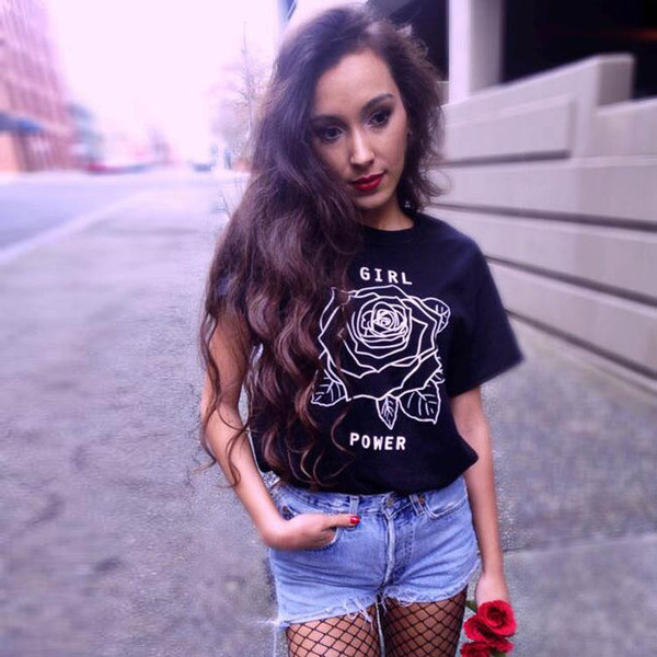 Női alkalmi póló különböző színekben és rátéttel