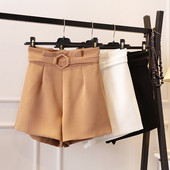 Elegáns női rövidnadrág magas derékkal, három színben