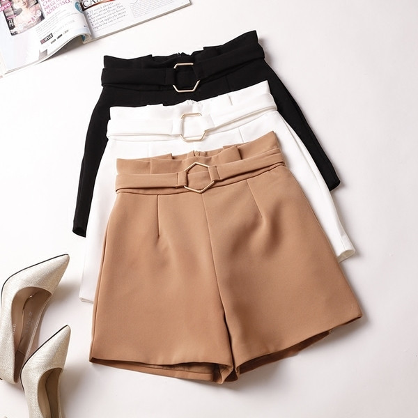 Elegáns női rövidnadrág magas derékkal, három színben