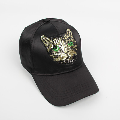 Sport-alkalmi női sapka különböző színekben, flitteres rátéttel