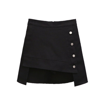 Extravagáns női szoknya aszimmetrikus hosszúsággal