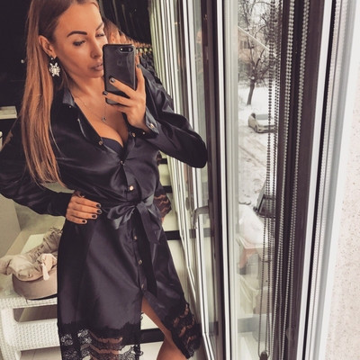 Női hosszú ing több színben, alján csipkével