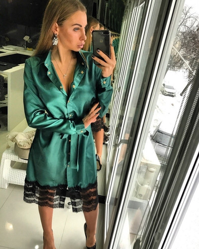 Női hosszú ing több színben, alján csipkével