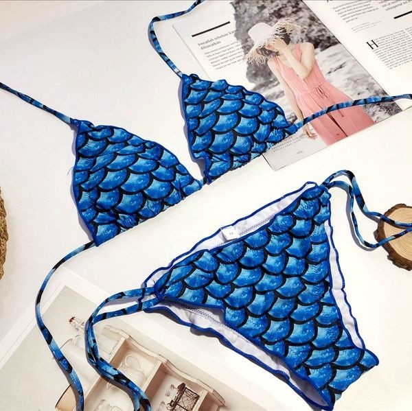 Klasszikus fürdőruha két részből, kék és rózsaszín színben