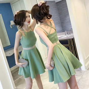 Stílusos női ruha zöld és fekete szabással