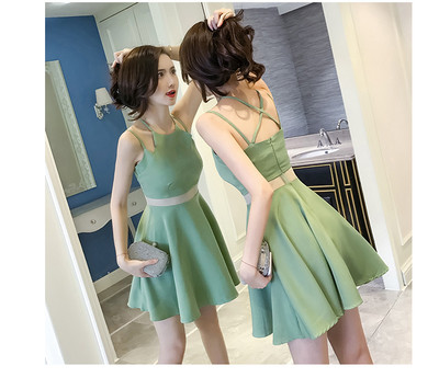 Stílusos női ruha zöld és fekete szabással