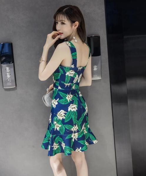 Virágos motívumú női ruha