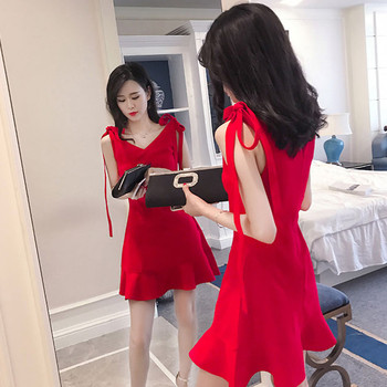 Elegáns női ruha vállpántokkal, piros és fekete színben