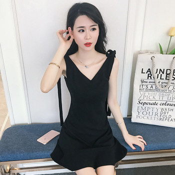 Elegáns női ruha vállpántokkal, piros és fekete színben