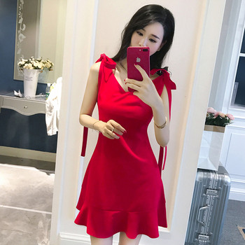 Elegáns női ruha vállpántokkal, piros és fekete színben