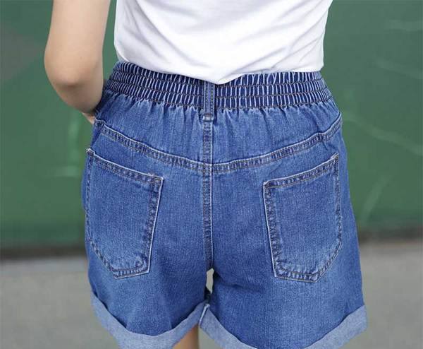 Pantaloni scurți de damă din denim cu broderie în mai multe variante diferite