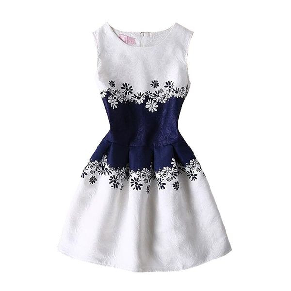 Elegáns női ruha különböző modellekben