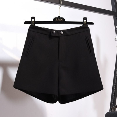 Stílusos női rövidnadrág magas derékkal és gombokkal, négy színben