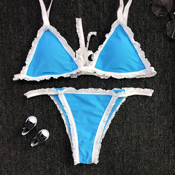 Női kétrészes fürdőruha egyszerű modellben négy színben