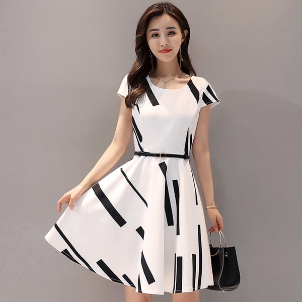 Κομψό γυναικείο φόρεμα με έγχρωμο μοτίβο