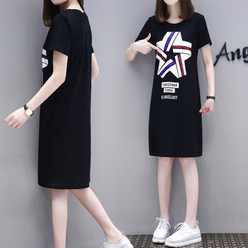 Спортно - ежедневна дамска рокля с апликация в бял и черен цвят