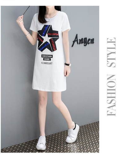 Спортно - ежедневна дамска рокля с апликация в бял и черен цвят