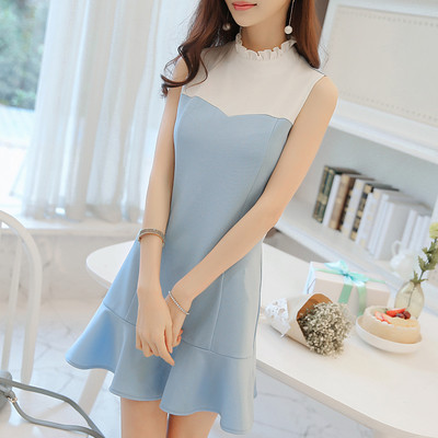 Κομψό γυναικείο  φόρεμα με κολάρο σε σχήμα Γ σε μπλε χρώμα